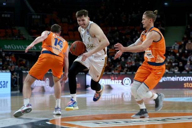 渐赢得了一 渐赢得了一